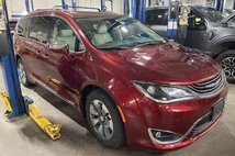 2018 Chrysler Pacifica Hybrid Limited