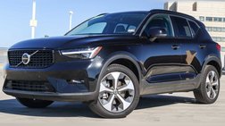 2025 Volvo XC40 B5 Plus Dark Theme
