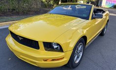 2005 Ford Mustang V6 Deluxe