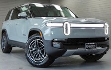 2025 Rivian R1S Adventure