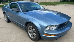 2005 Ford Mustang Deluxe