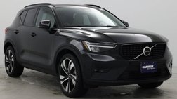 2023 Volvo XC40 B5 Plus Dark Theme