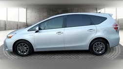2017 Toyota Prius v Five