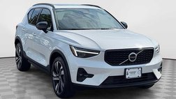 2025 Volvo XC40 B5 Ultra Dark Theme