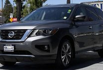 2020 Nissan Pathfinder SV