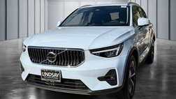 2025 Volvo XC40 B5 Plus Bright Theme