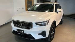 2025 Volvo XC40 B5 Core Bright Theme