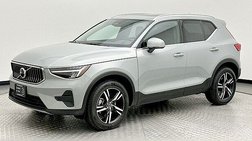 2025 Volvo XC40 B5 Core Bright Theme