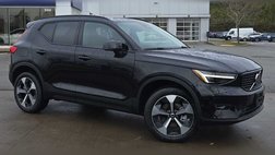 2026 Volvo XC40 B5 Plus