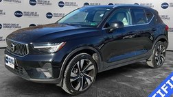 2023 Volvo XC40 B5 Plus Bright Theme