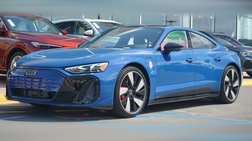 2026 Audi e-tron quattro Prestige