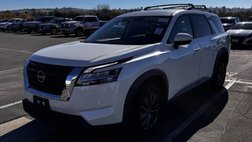 2022 Nissan Pathfinder SV