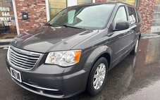 2015 Chrysler Town and Country LX