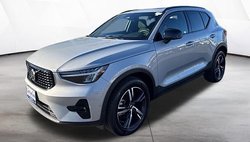 2023 Volvo XC40 B5 Plus Dark Theme