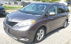 2014 Toyota Sienna LE 7-Passenger Auto Access Seat