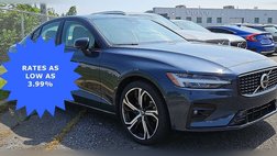 2024 Volvo S60 B5 Plus Dark Theme