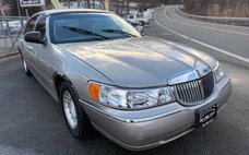 2002 Lincoln Town Car Executive