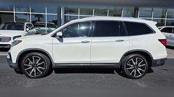 2019 Honda Pilot Touring w/Rear Captain's Chairs