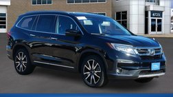 2020 Honda Pilot Touring w/Rear Captain's Chairs