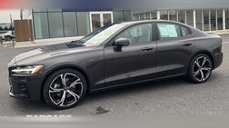 2023 Volvo S60 B5 Ultimate Dark Theme
