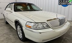 2005 Lincoln Town Car Signature Limited