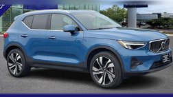 2023 Volvo XC40 B5 Plus Bright Theme