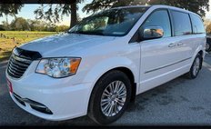 2015 Chrysler Town and Country Touring-L