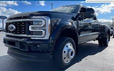 2025 Ford F-450 Super Duty Platinum