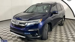 2019 Honda Pilot Touring w/Rear Captain's Chairs
