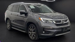 2021 Honda Pilot Touring w/Rear Captain's Chairs