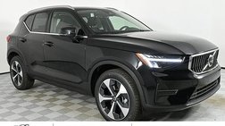 2025 Volvo XC40 B5 Core Bright Theme