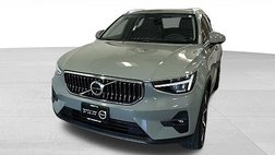 2023 Volvo XC40 B5 Plus Bright Theme