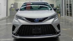 2023 Toyota Sienna 
