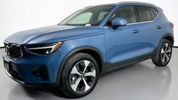 2025 Volvo XC40 B5 Plus Bright Theme