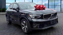 2025 Volvo XC40 B5 Plus Bright Theme