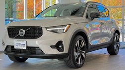 2023 Volvo XC40 B5 Plus Dark Theme