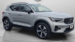 2025 Volvo XC40 B5 Plus Dark Theme