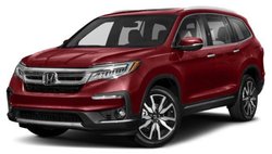 2019 Honda Pilot Touring w/Rear Captain's Chairs