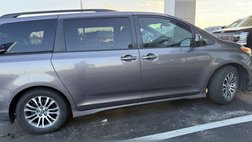 2020 Toyota Sienna XLE