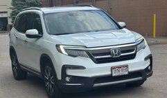 2020 Honda Pilot Touring w/Rear Captain's Chairs