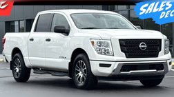 2023 Nissan Titan SV