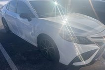 2022 Toyota Camry Hybrid SE