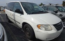 2006 Chrysler Town and Country Base
