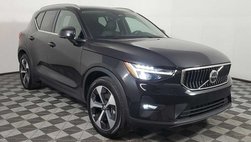 2025 Volvo XC40 B5 Plus Bright Theme