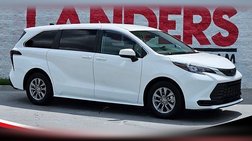 2024 Toyota Sienna LE 8-Passenger
