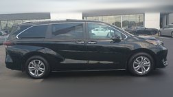 2022 Toyota Sienna Platinum 7-Passenger