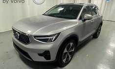 2025 Volvo XC40 B5 Plus Bright Theme