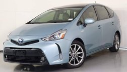 2017 Toyota Prius v Five