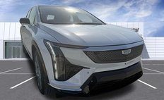 2025 Cadillac OPTIQ Luxury 2