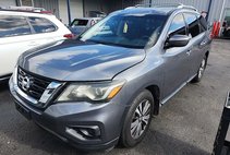 2020 Nissan Pathfinder S